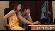 Plug anal mostra ninfetinha deliciosa foder com melhor amigo